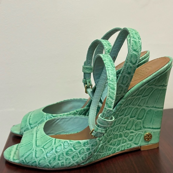 Tory Burch Turquoise Strappy Sandals - Size 7 - Picture 9 of 10